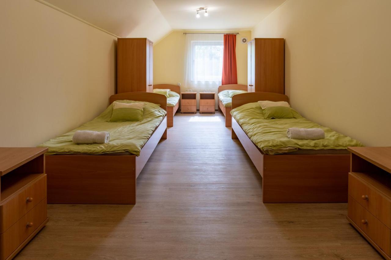 Kiraly Lovastanya Panzio Bed & Breakfast Janoshalma Exterior foto