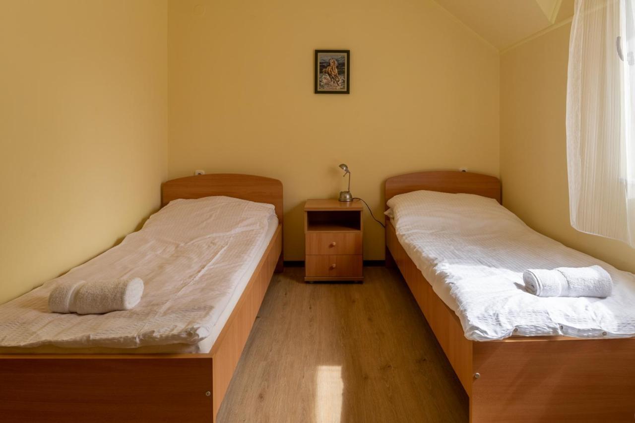 Kiraly Lovastanya Panzio Bed & Breakfast Janoshalma Exterior foto